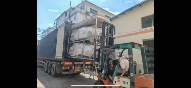 LenToEV Load the container and set off. Keep working hard