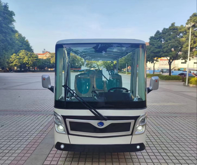 17-Seat Closed Sightseeing Vihicle(with Airconditioner)